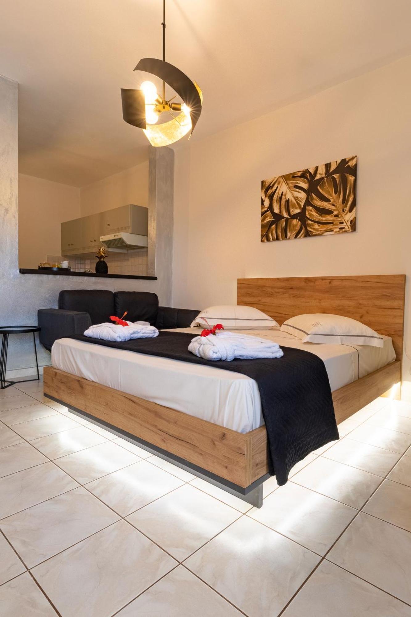 Islet View Apartment Tolo